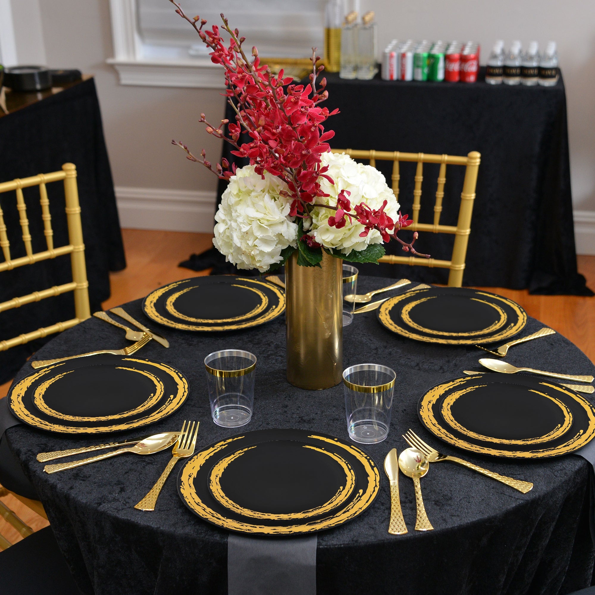Black with Gold Moonlight Round Disposable Plastic Dinner Plates (10.25")