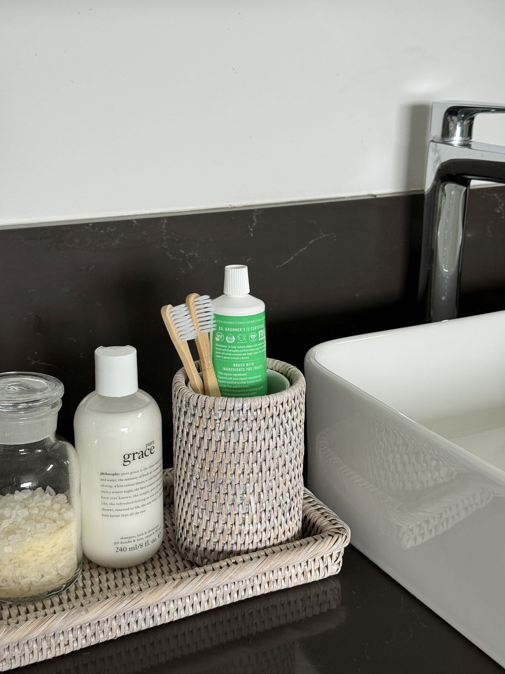 La Jolla Rattan Bathroom Tumbler and Toothbrush Holder (10 fl.oz.)