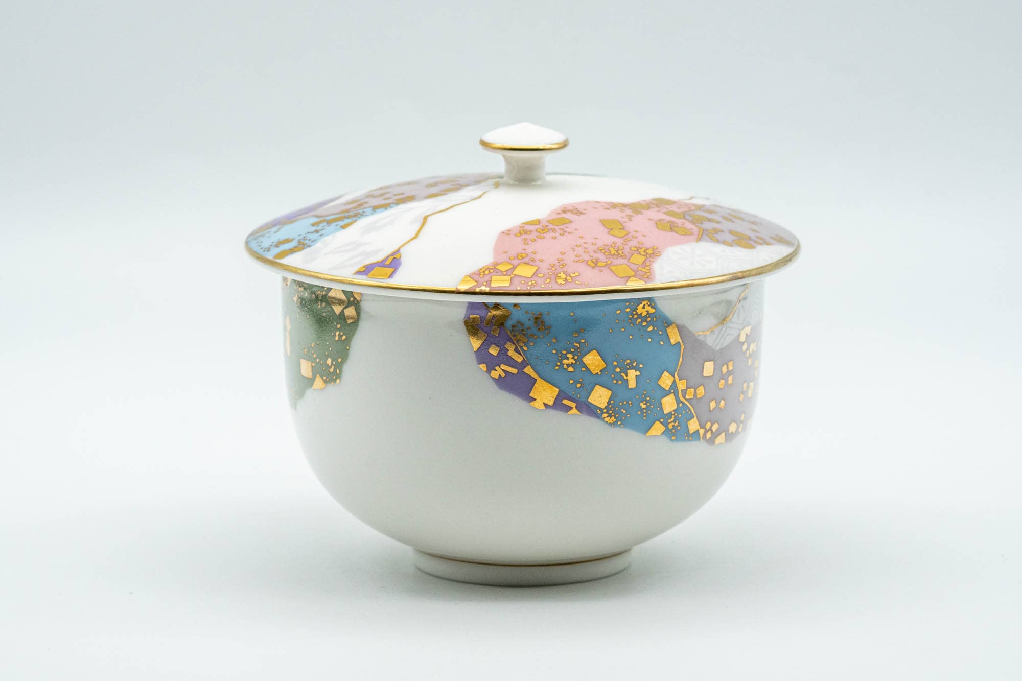 Japanese Teacup - Wavy Decorated Porcelain Arita-yaki Lidded Yunomi  - 160ml