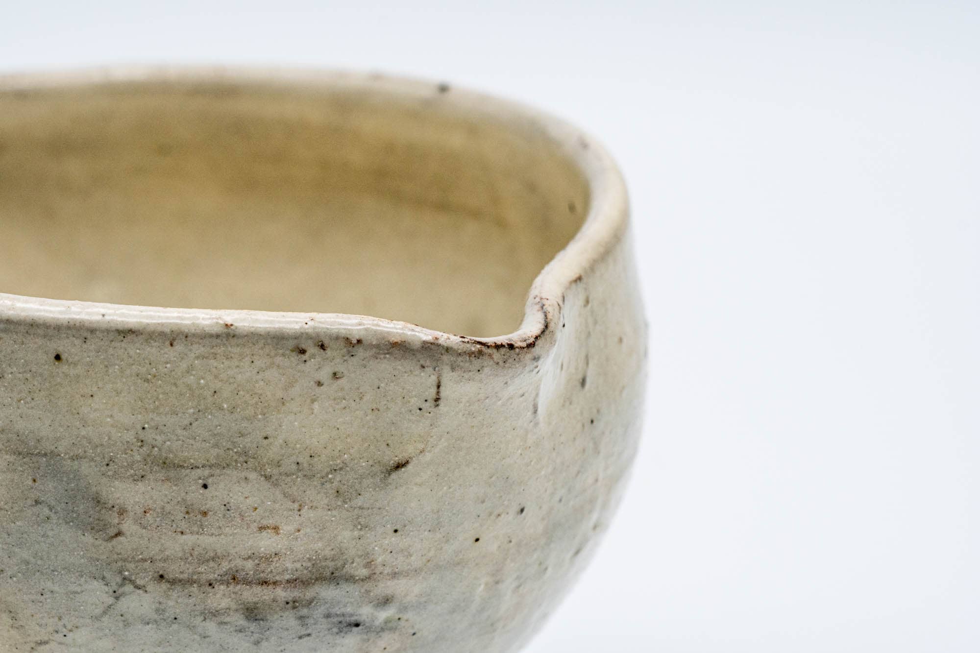 Kohiki Kyo-yaki Spouted Matcha Bowl - 250ml