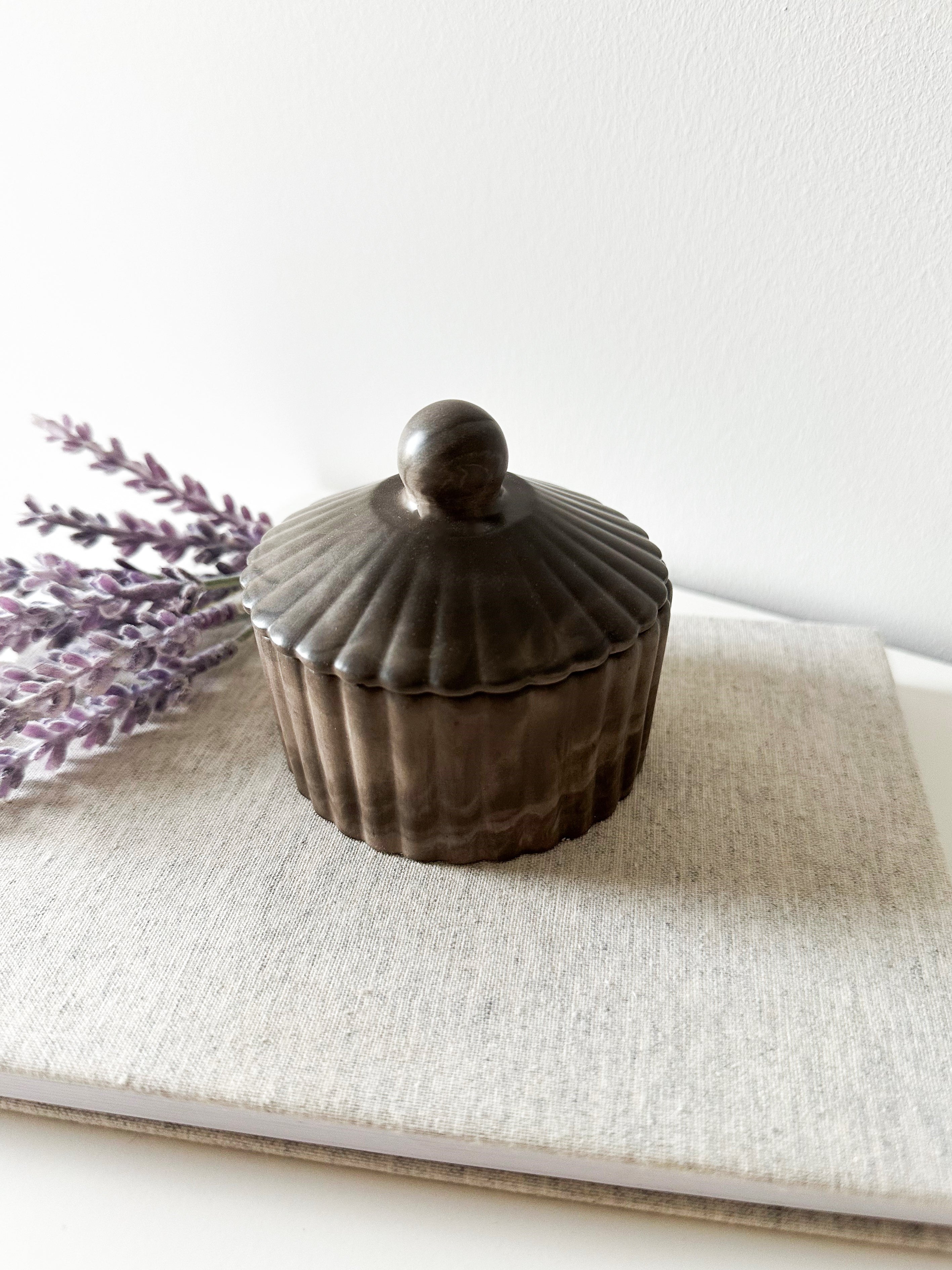 NEW!!! Fluted Pinch Bowl with Lid