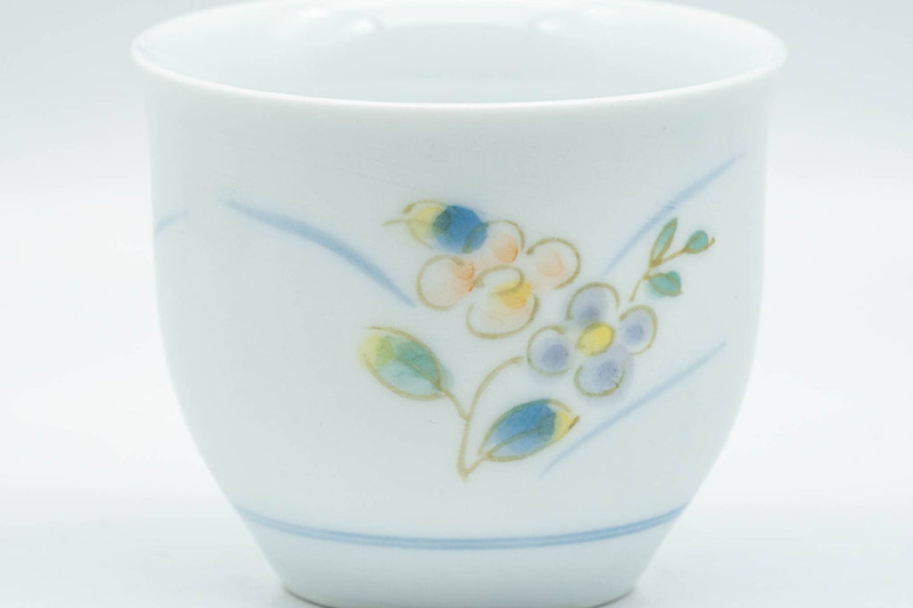Japanese Teacups - Pair of Floral White Porcelain Arita-yaki Yunomi - 110ml