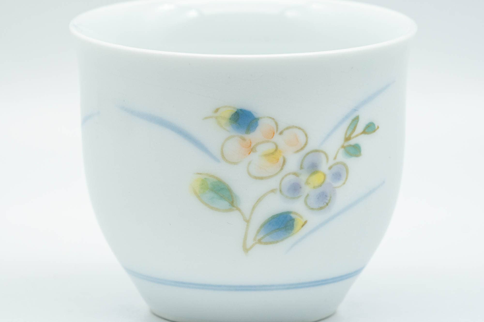 Japanese Teacups - Pair of Floral White Porcelain Arita-yaki Yunomi - 110ml