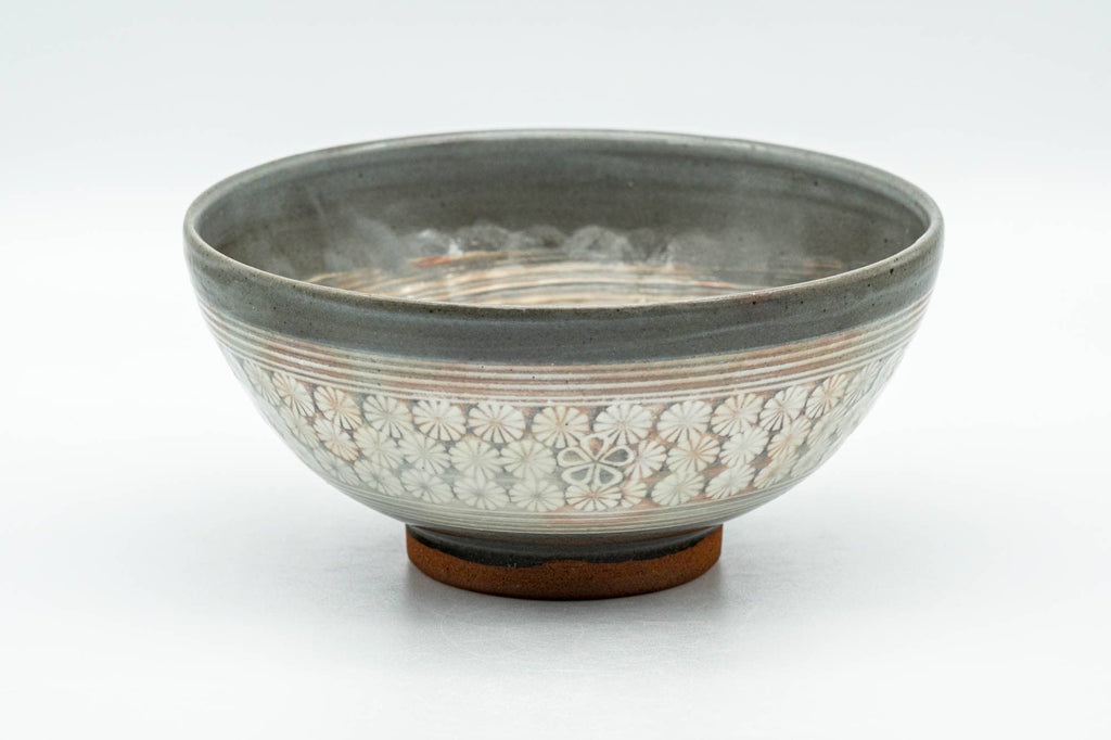 Japanese Matcha Bowl - Grey White Chrysanthemum Kiyomizu-yaki Chawan - 200ml