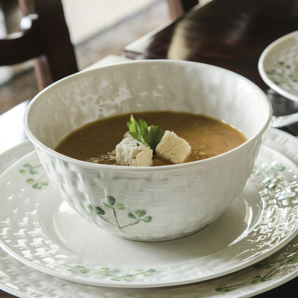 Belleek Classic Shamrock 16 Piece Dining Set