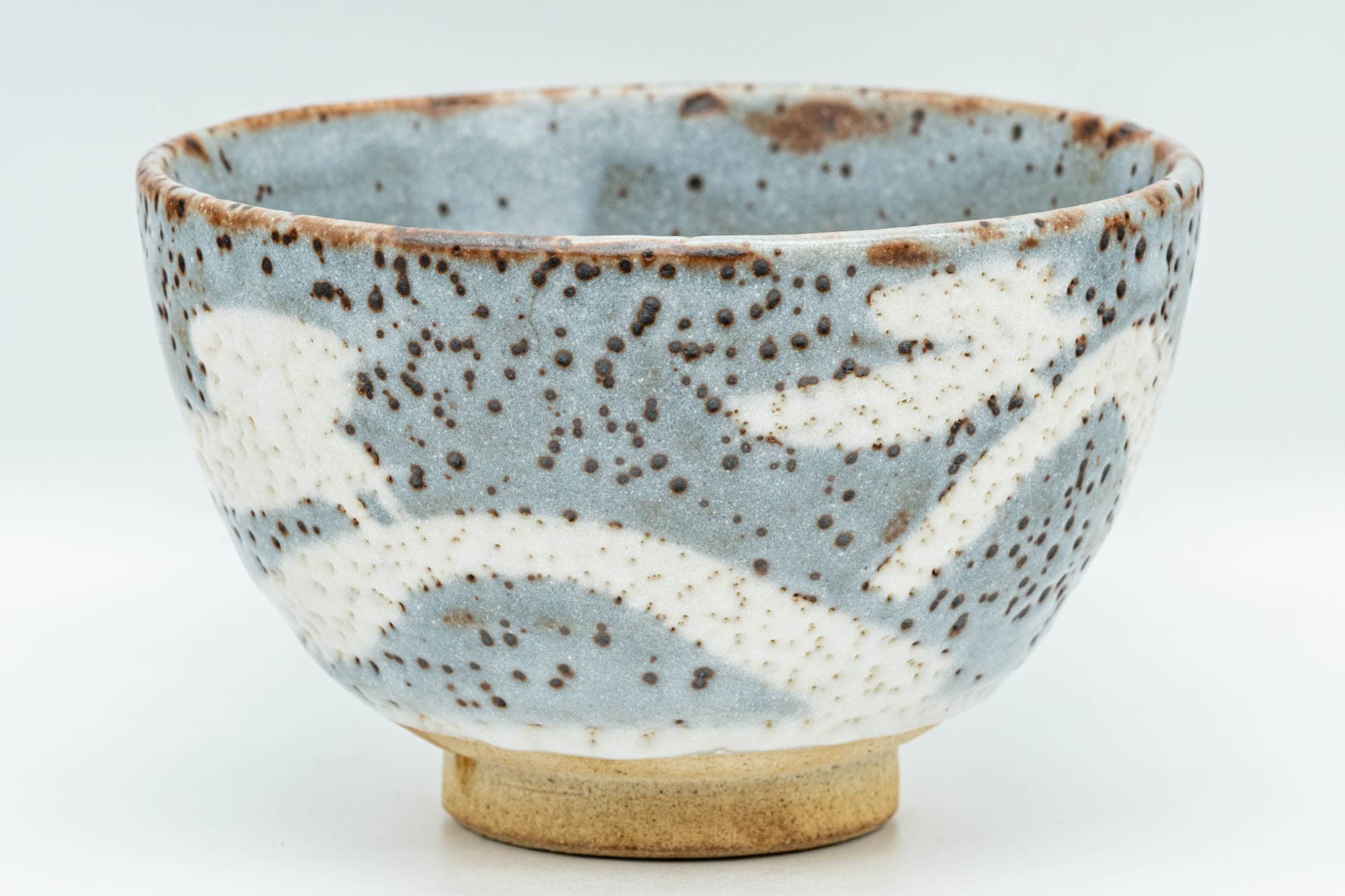 Japanese Matcha Bowl - Blue White Shino Glazed Sugi-nari Chawan - 350ml