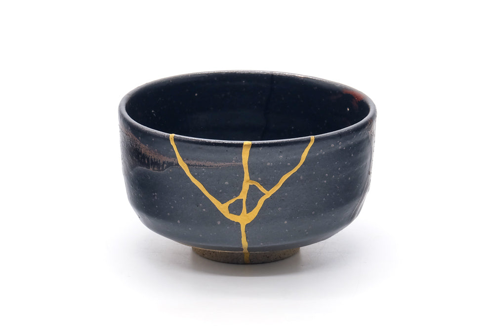 Japanese Matcha Bowl - Jet Black Gold Kintsugi Chawan - 450ml