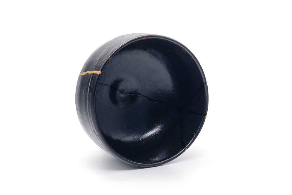 Japanese Matcha Bowl - Jet Black Gold Kintsugi Chawan - 450ml