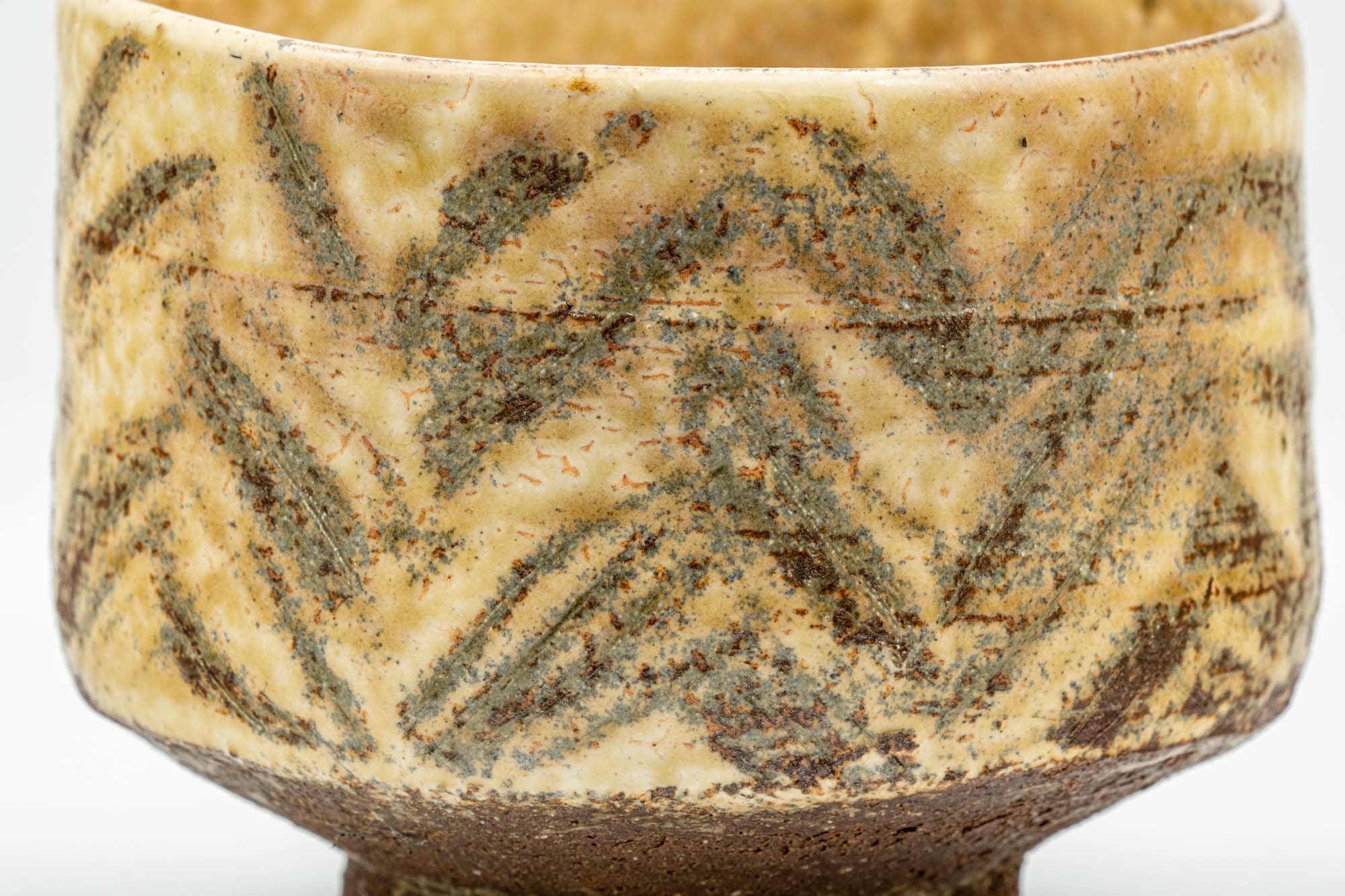 Japanese Matcha Bowl - Beige Mountainous Textured Glaze Chawan - 400ml