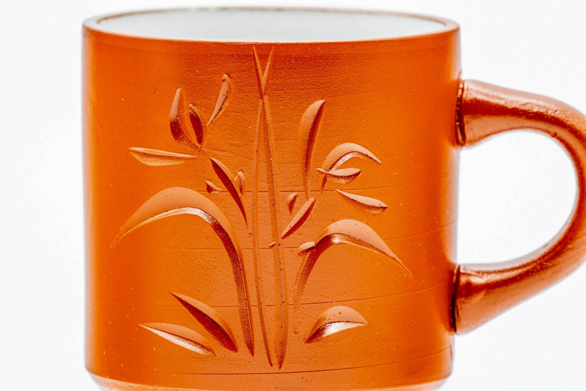 Japanese Teacup - Bamboo Engraved White Inner-Glazed Red Shudei Tokoname-yaki Yunomi - 85ml