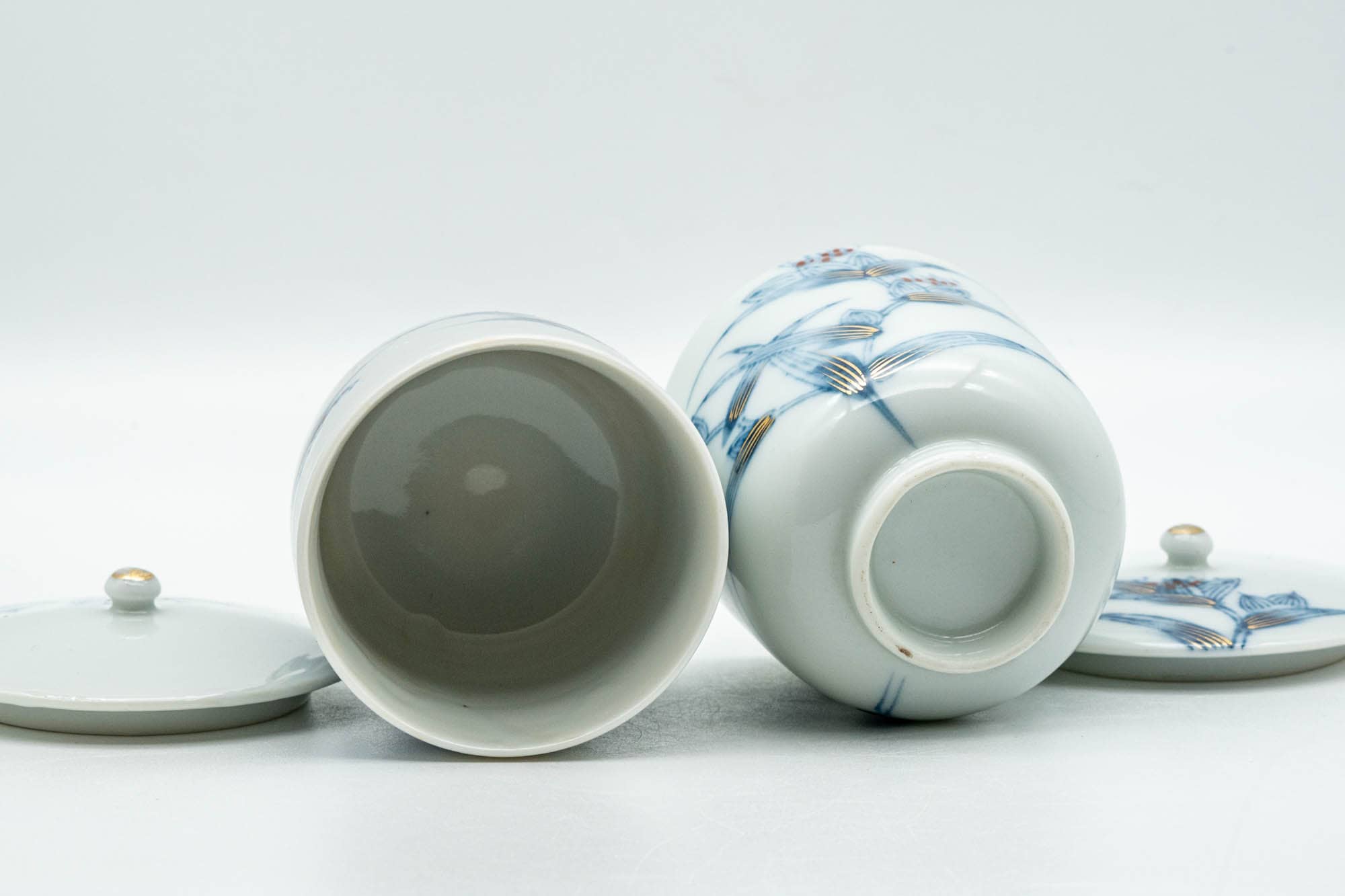 Japanese Teacups - Pair of Blue Floral Arita-yaki Lidded Yunomi - 100ml