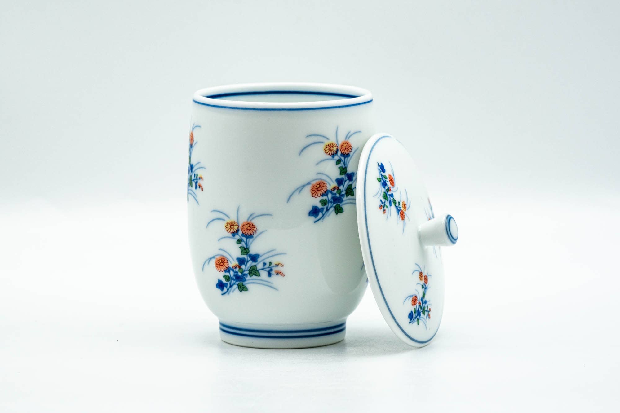 Japanese Teacup - Floral White Porcelain Arita-yaki Lidded Yunomi - 150ml