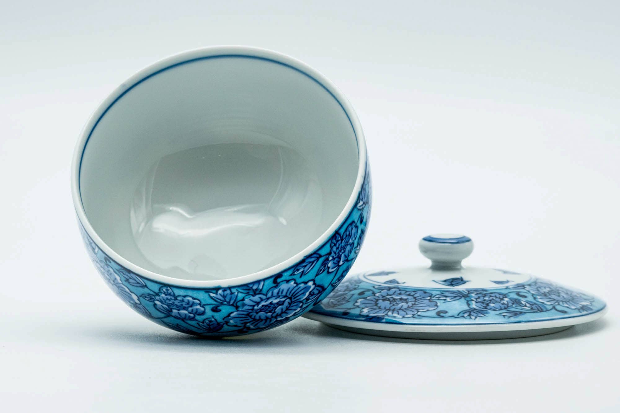 Japanese Teacup - Blue Floral Arita-yaki Lidded Yunomi - 140ml