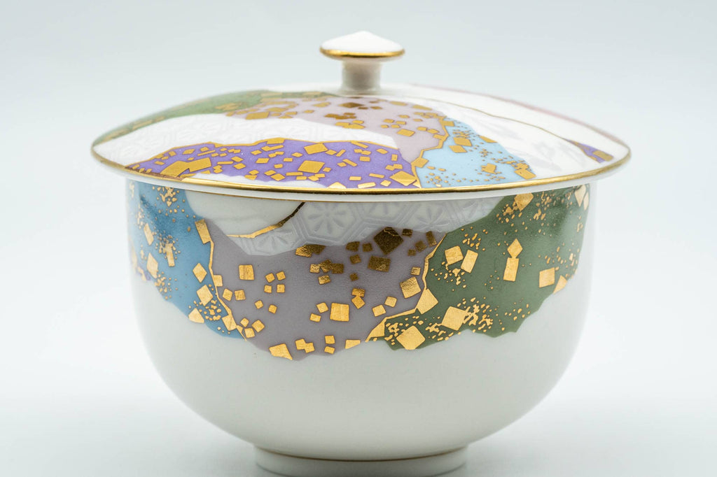 Japanese Teacup - Wavy Decorated Porcelain Arita-yaki Lidded Yunomi  - 160ml