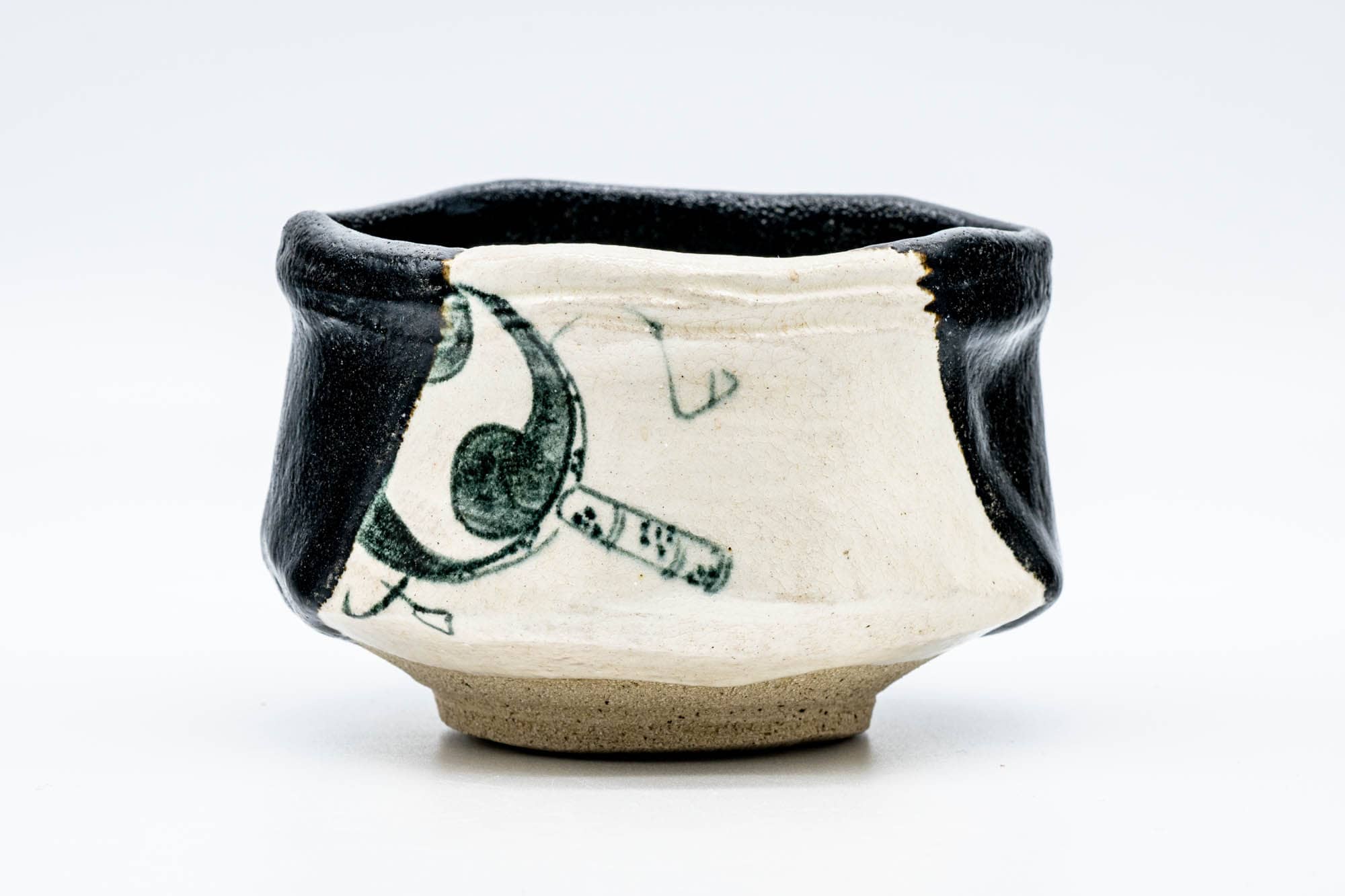 Japanese Matcha Bowl - 松楽窯 Shoraku Kiln - Kuro Oribe Kutsu-gata Chawan - 250ml