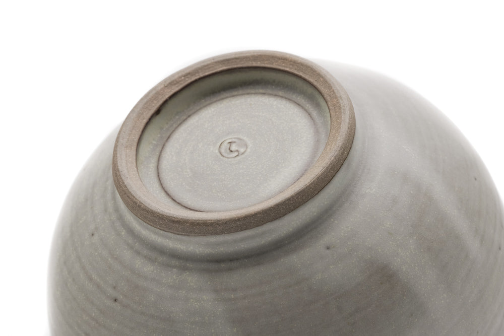 Large Kohiki Spouted Matcha Bowl