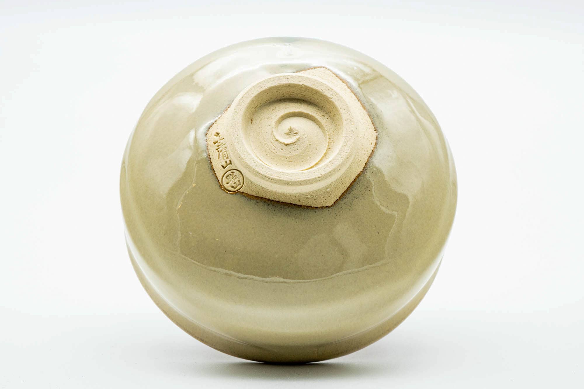 Japanese Matcha Bowl - 赤膚山 Akiyama Kiln - Beige Green Drip-Glazed Akahada-yaki Chawan - 250ml