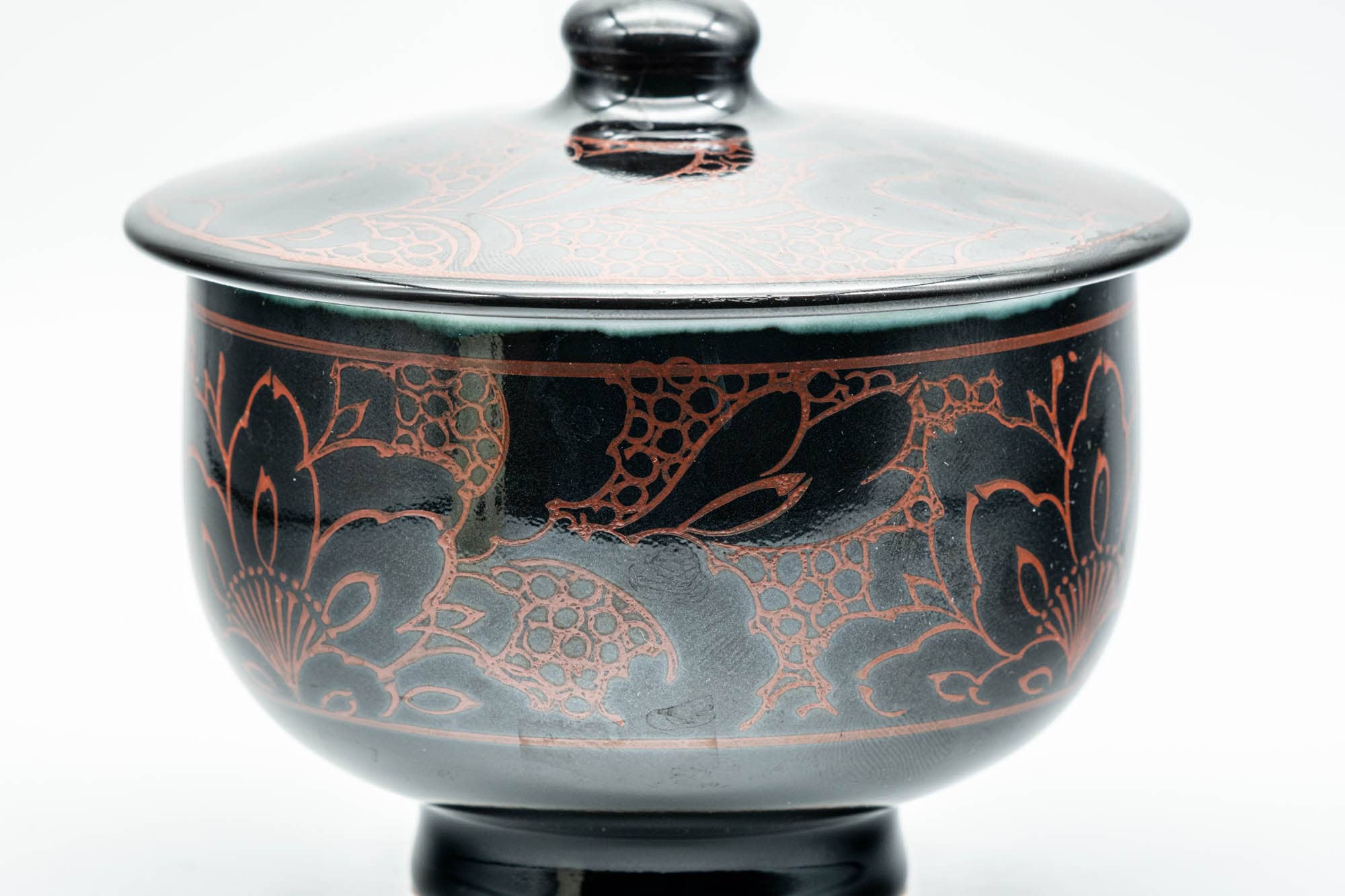 Japanese Teacup - Black Red Floral White Inner Glazed Arita-yaki Lidded Yunomi - 170ml