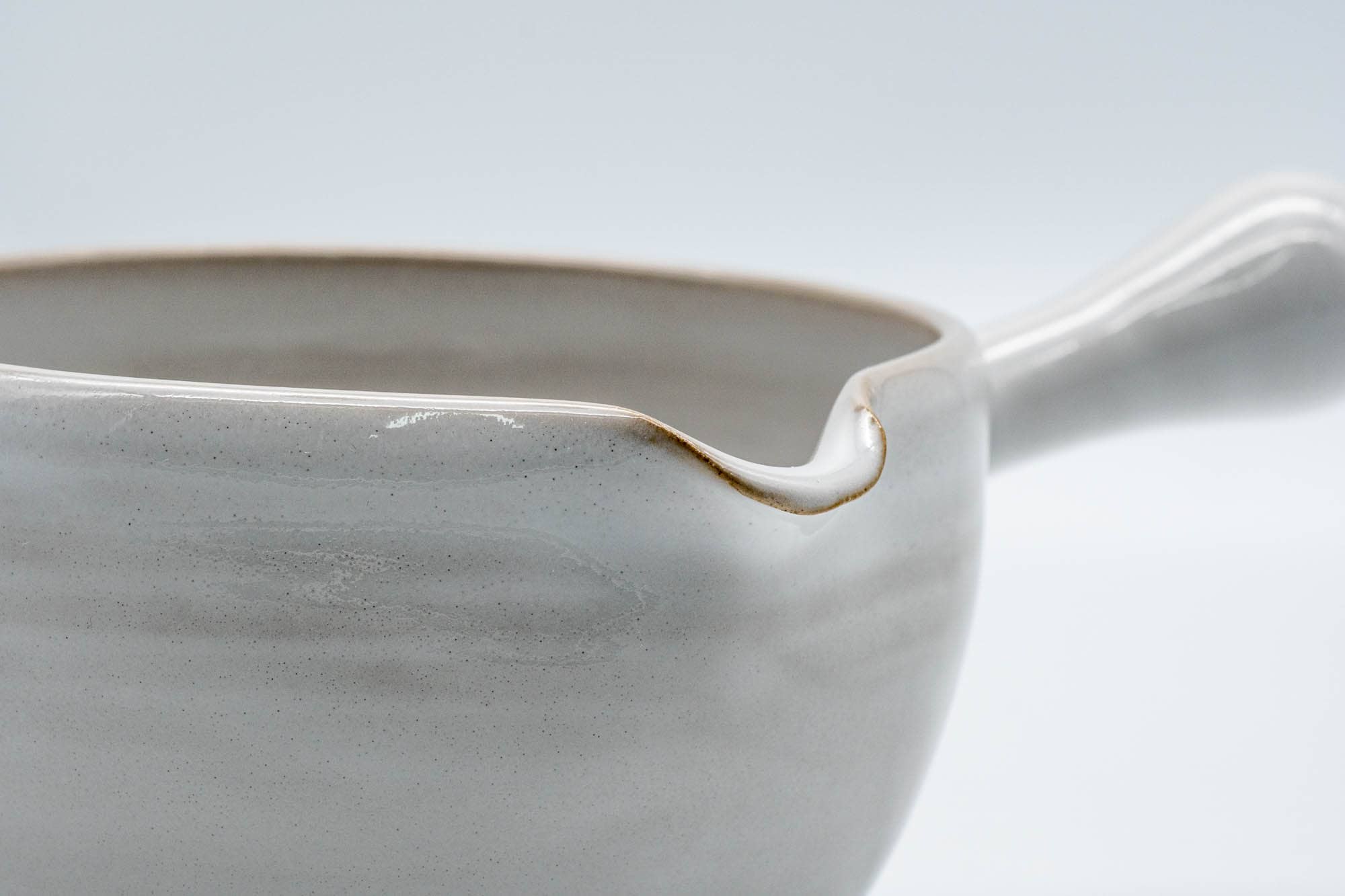 Japanese Yuzamashi - White Glazed Tokoname-yaki Spouted Bowl - 300ml