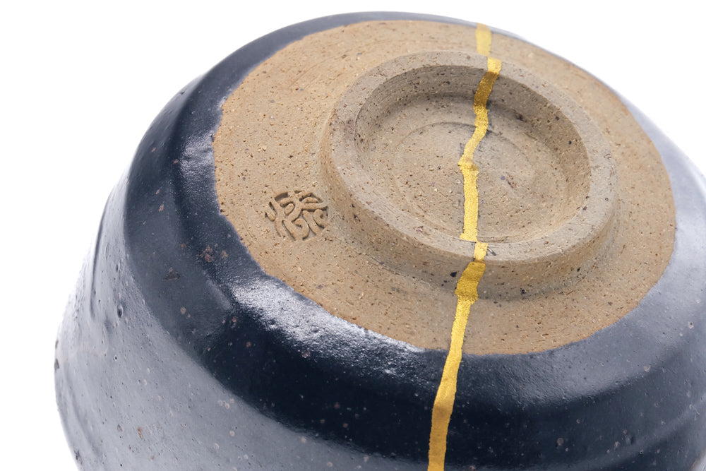 Japanese Matcha Bowl - Jet Black Gold Kintsugi Chawan - 450ml