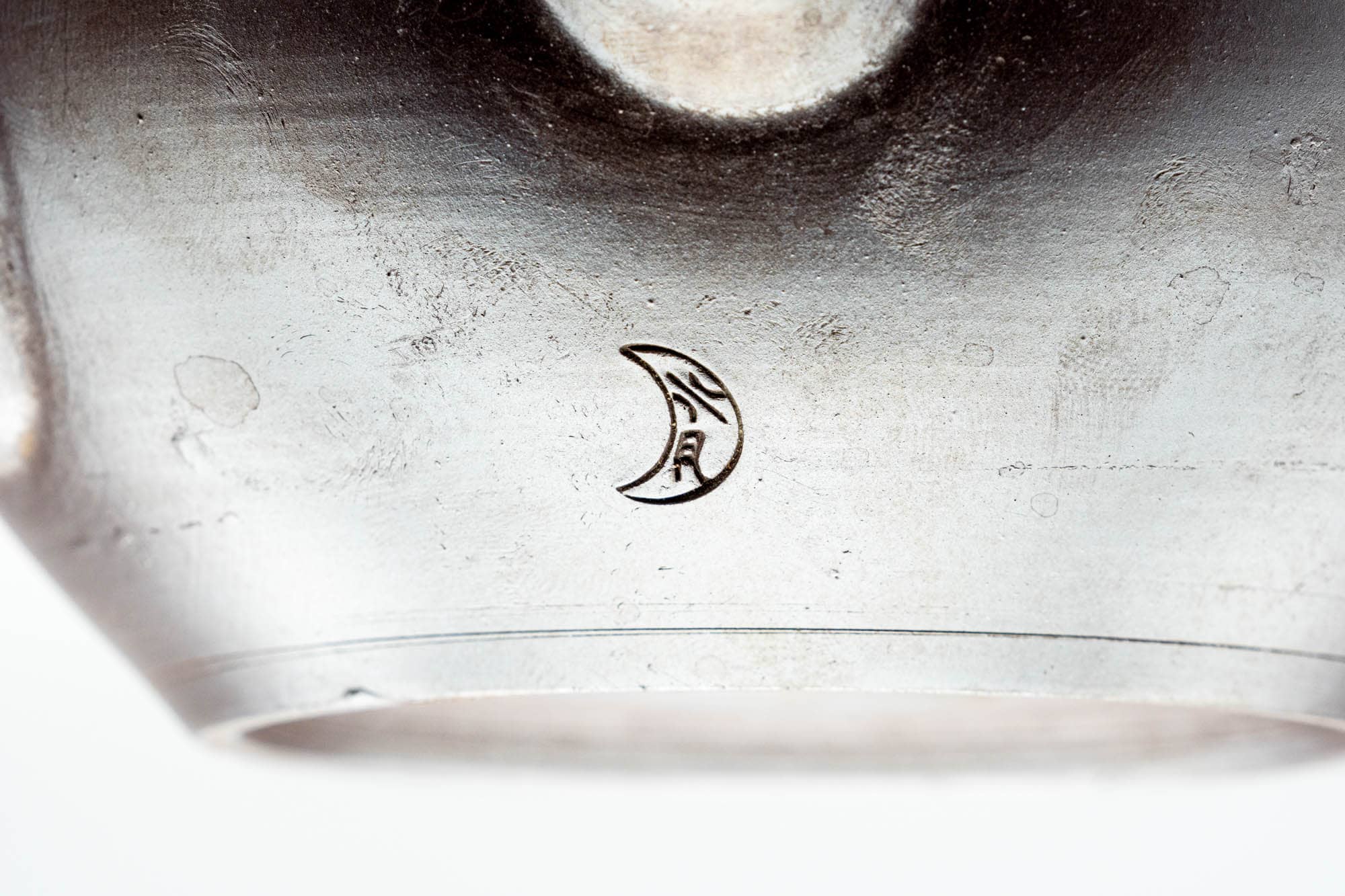 Japanese Kyusu - Mountainous Engraved Banko-yaki Debeso Teapot - 350ml