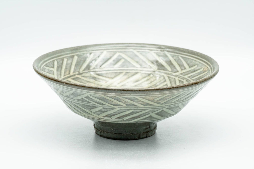 Japanese Matcha Bowl - White Chrysanthemums Geometric Patterned Summer Chawan - 150ml