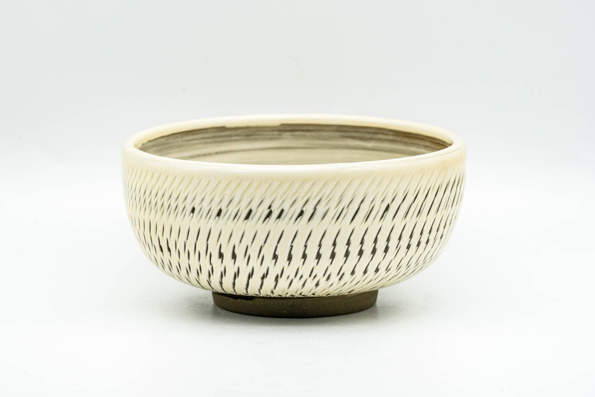 Japanese Matcha Bowl - Beige Glazed Tochiri Patterned Chawan - 200ml