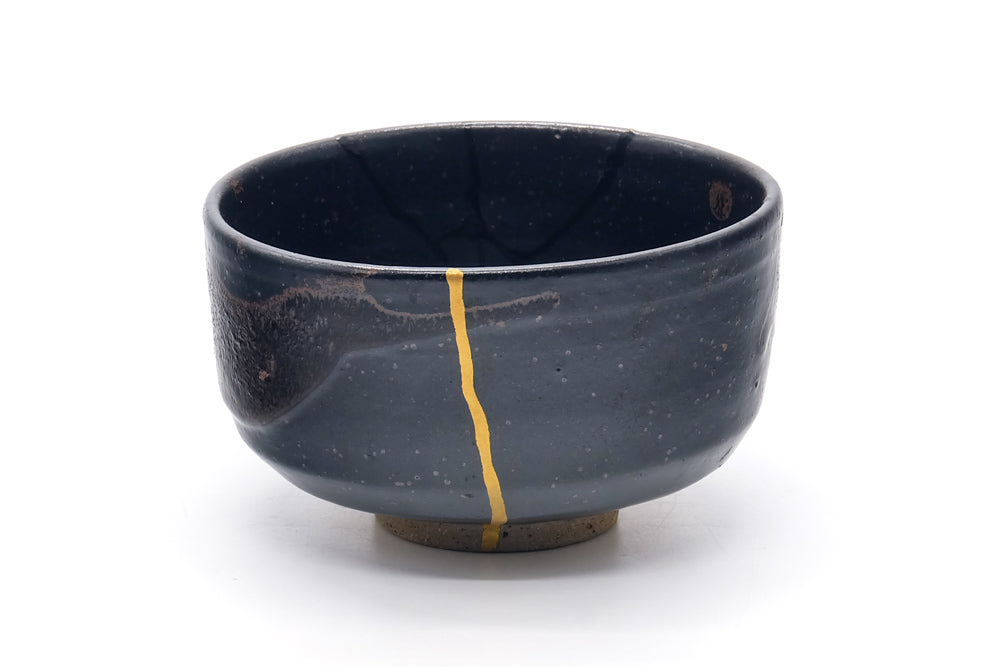 Japanese Matcha Bowl - Jet Black Gold Kintsugi Chawan - 450ml