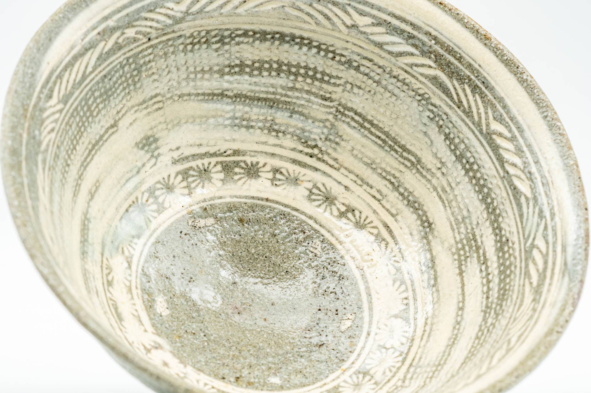 Japanese Matcha Bowl - Floral Mishima Komogai-gata Korean-style Chawan - 200ml