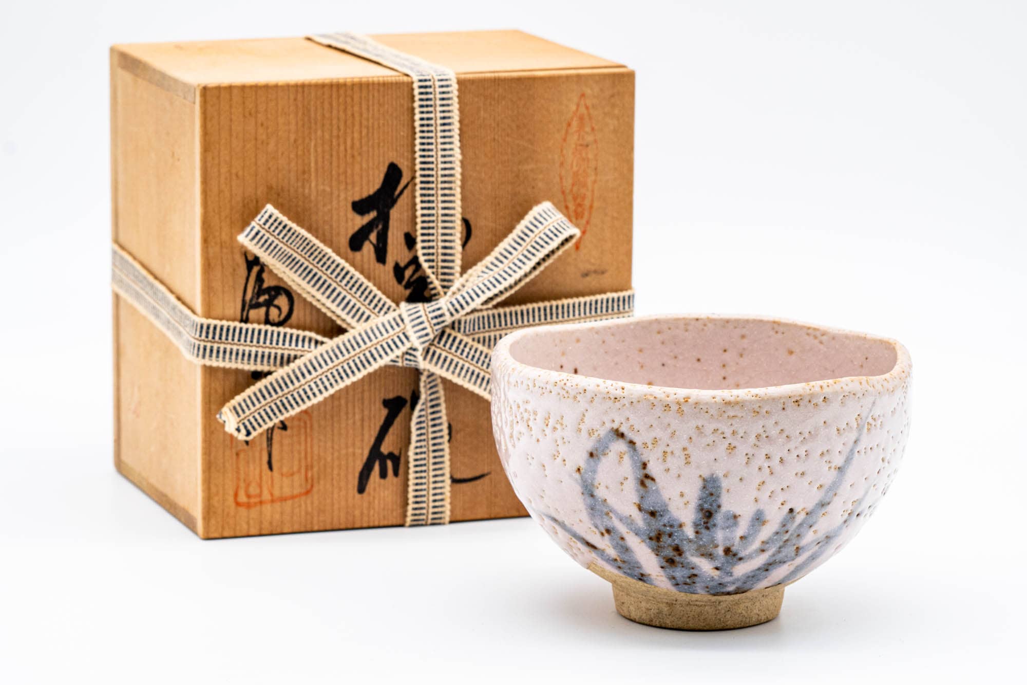 Japanese Matcha Bowl - Pink Shino Mino-yaki Chawan - 475ml