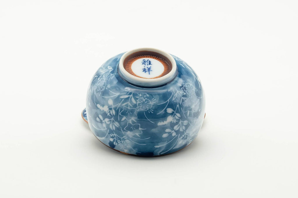 Japanese Teacup - Blue Floral White Porcelain Arita-yaki Lidded Yunomi - 140ml