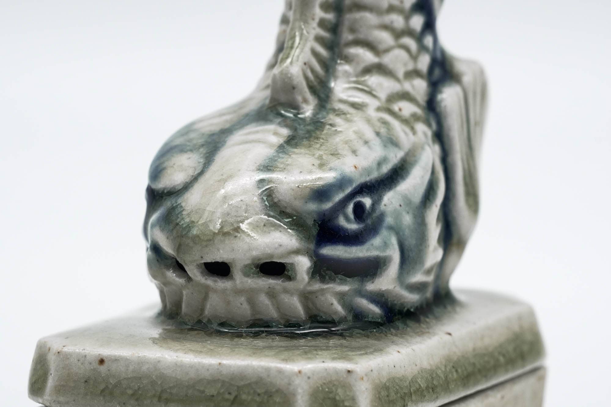 Japanese Kogo - 河村硯山 Kawamura Kenzan - Shachihoko Seto-yaki Incense Container