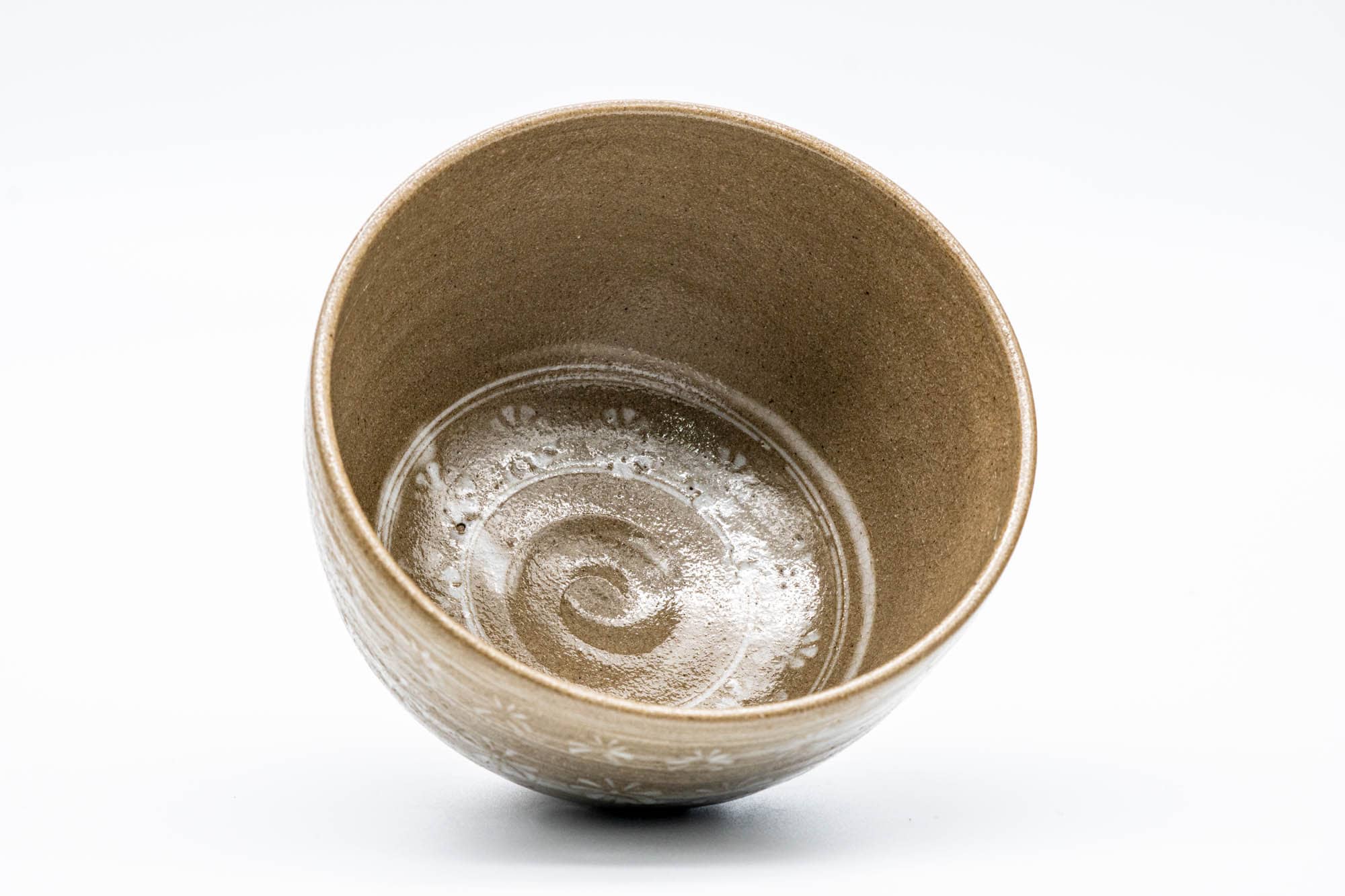 Japanese Matcha Bowl - Brown Chrysanthemum-stamped Mishima Wan-nari Chawan - 475ml