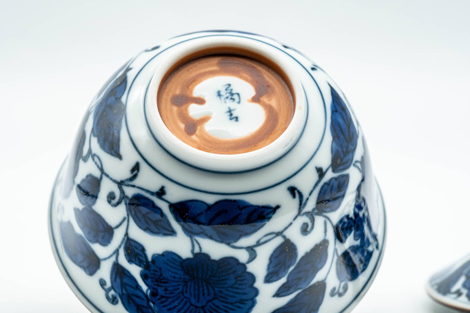 Japanese Teacup - 有田焼 Blue Floral Arita-yaki Lidded Yunomi - 130ml