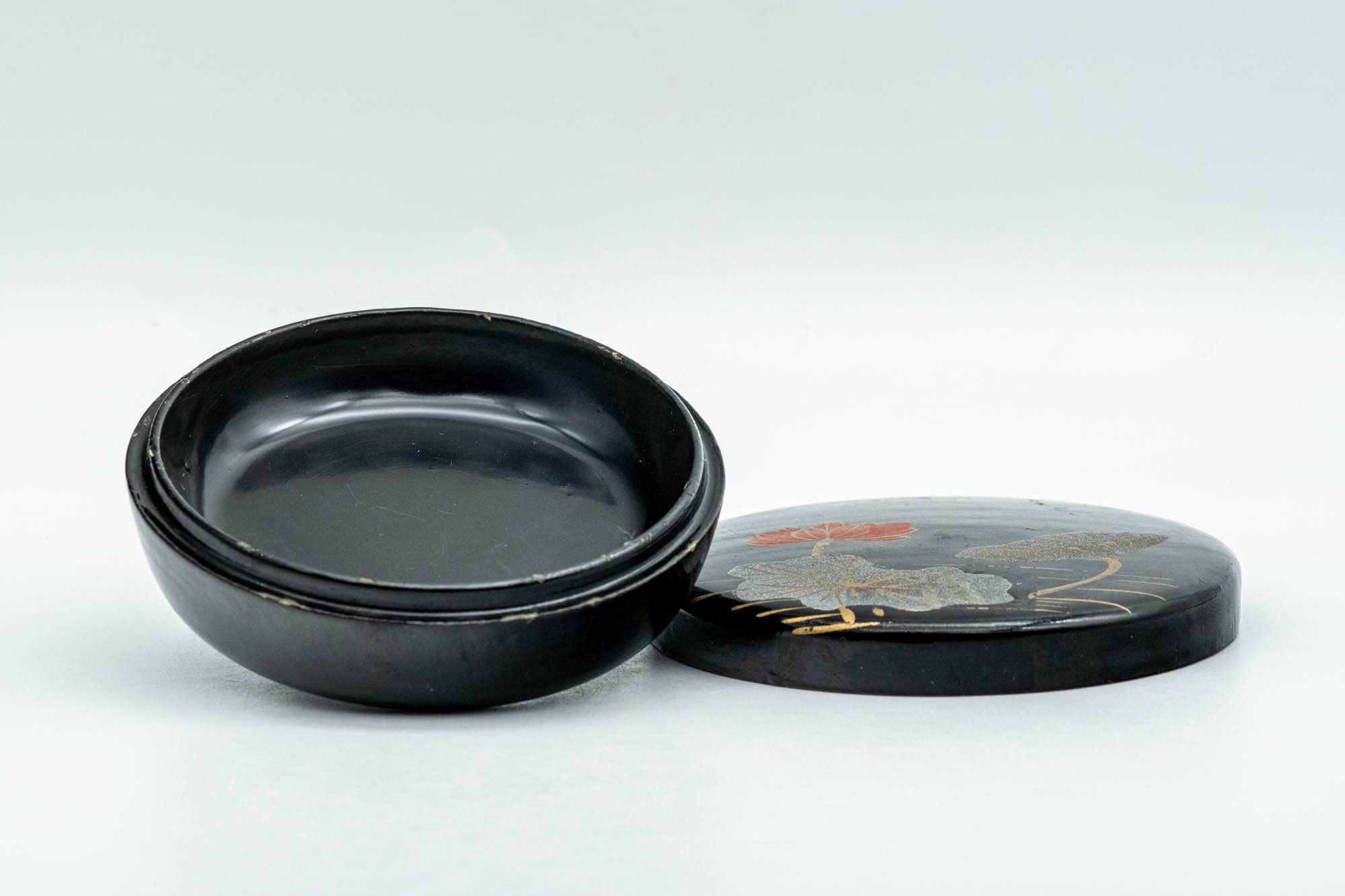 Japanese Incense Kogo - Floral Black Lacquer Container - 15ml