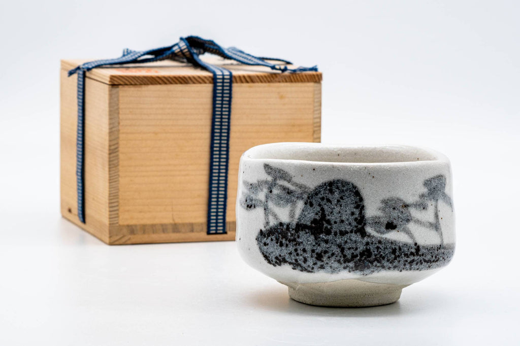 Japanese Matcha Bowl - 祥山 Shōzan - Snowy Speckled Shino Glazed Mino-yaki Chawan - 300ml