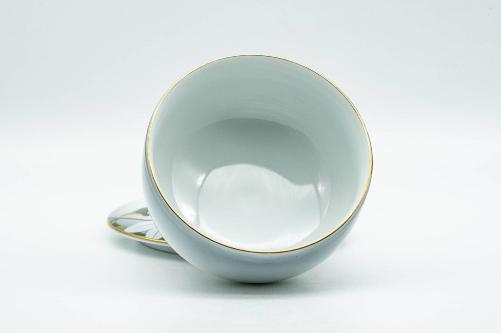 Japanese Teacup - White Floral Arita-yaki Lidded Yunomi - 130ml