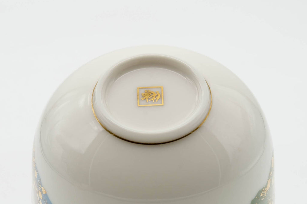 Japanese Teacup - Wavy Patterned Porcelain Arita-yaki Yunomi - 130ml