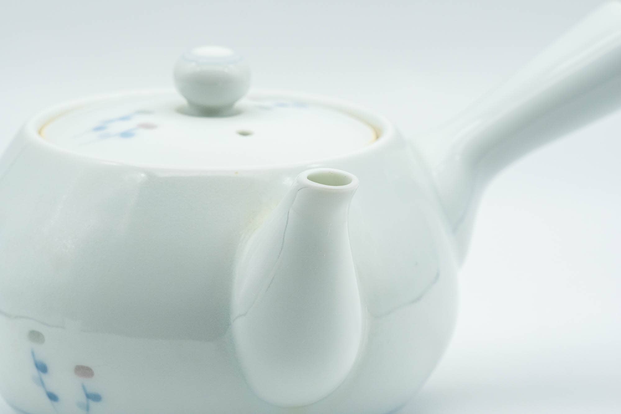 Japanese Kyusu - Floral White Porcelain Arita-yaki Debeso Teapot - 240ml