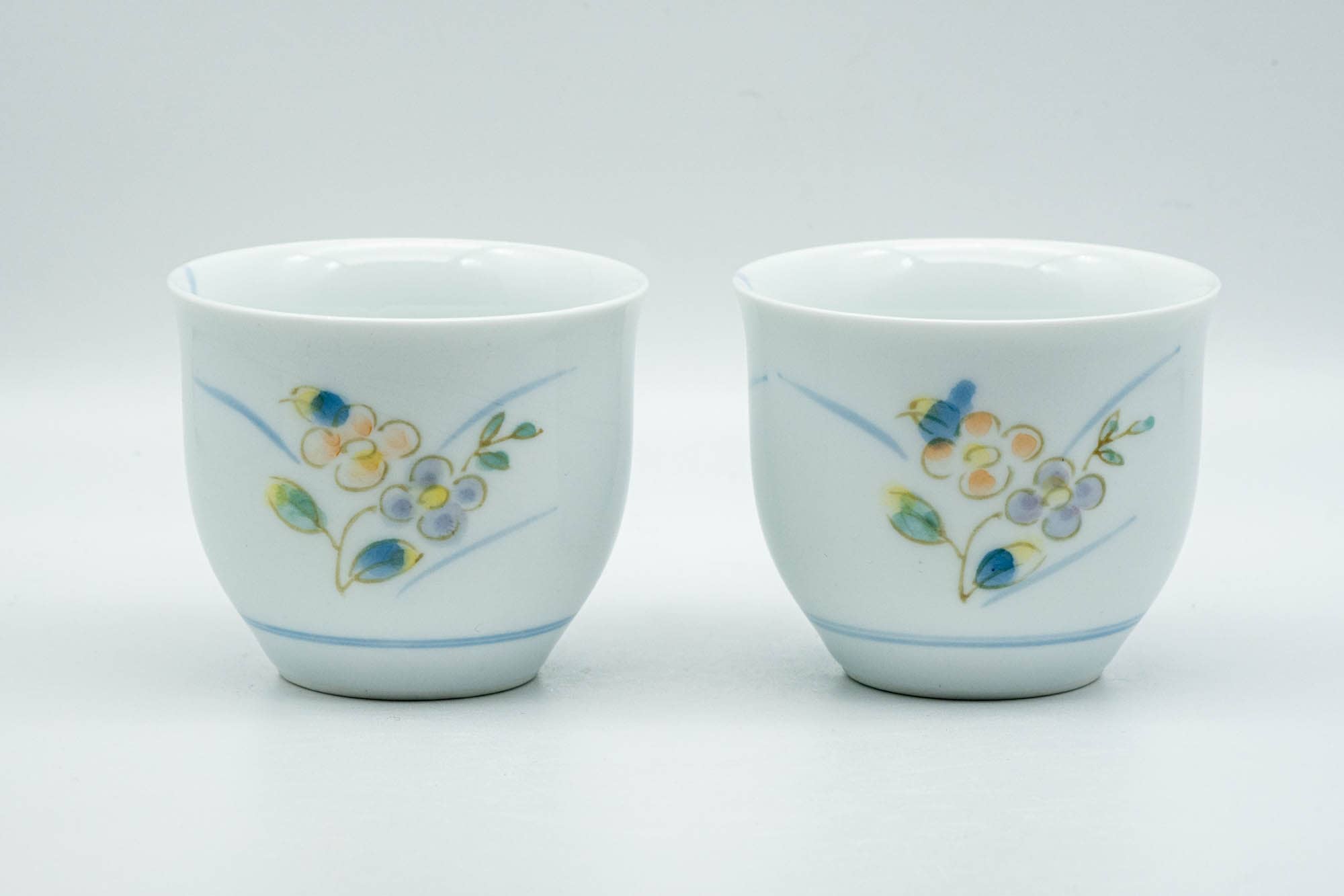 Japanese Teacups - Pair of Floral White Porcelain Arita-yaki Yunomi - 110ml