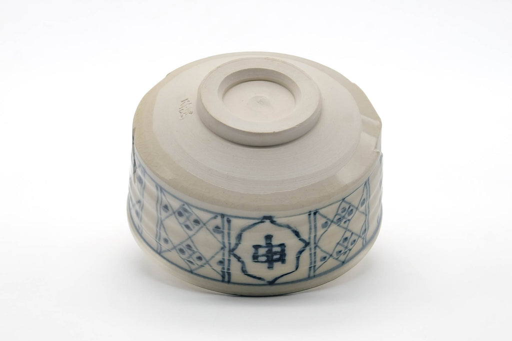 Japanese Matcha Bowl - White Blue Geometric Hantsutsu-gata Chawan - 400ml