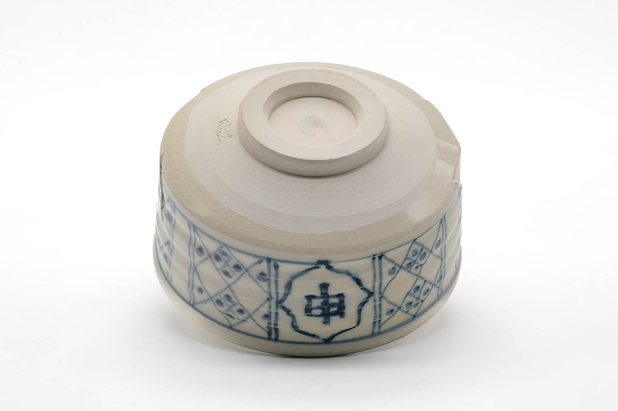 Japanese Matcha Bowl - White Blue Geometric Hantsutsu-gata Chawan - 400ml