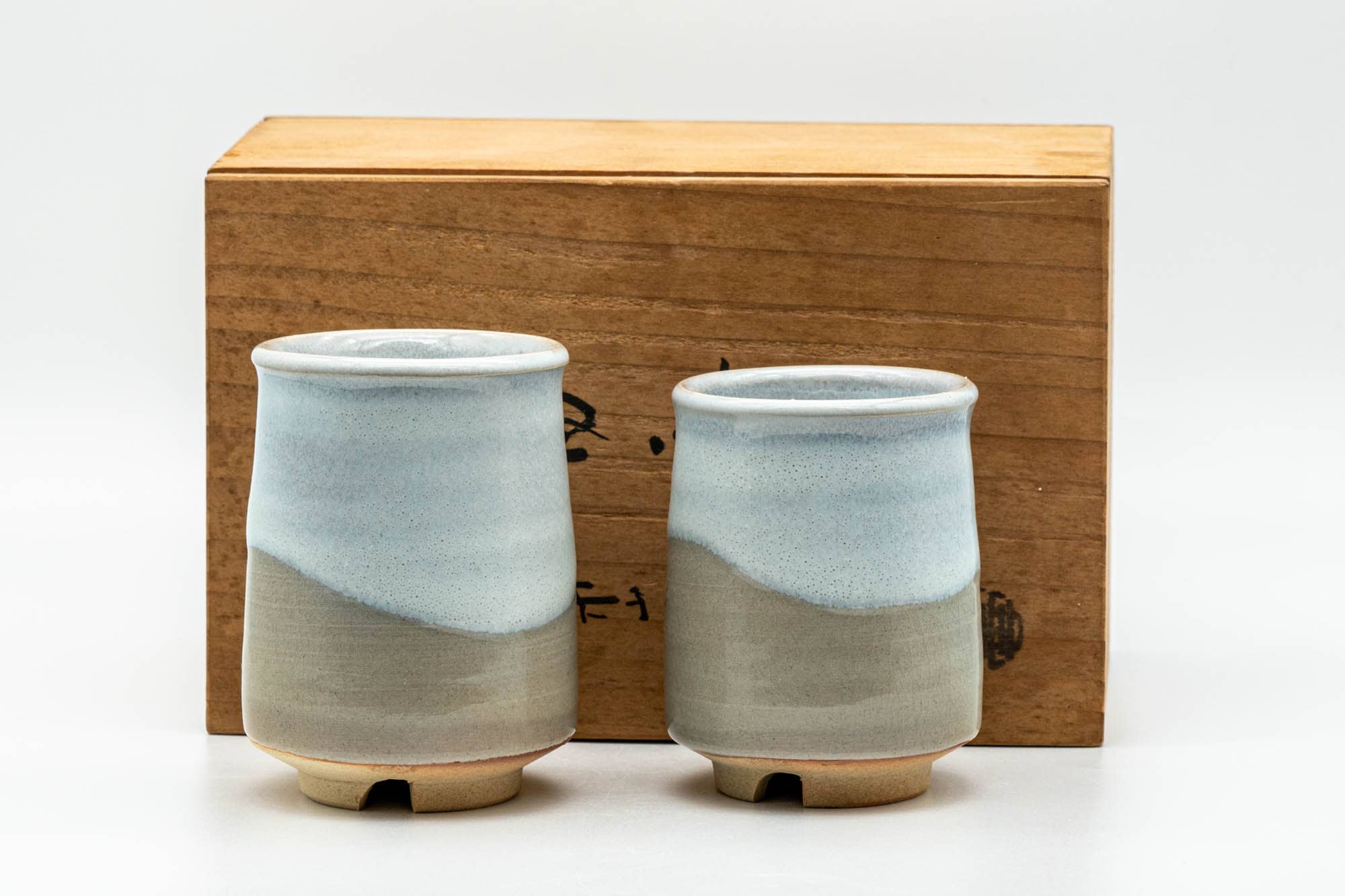 Japanese Teacups - Pair of Beige White Glazed Hagi-yaki Meoto Yunomi in Wooden Box