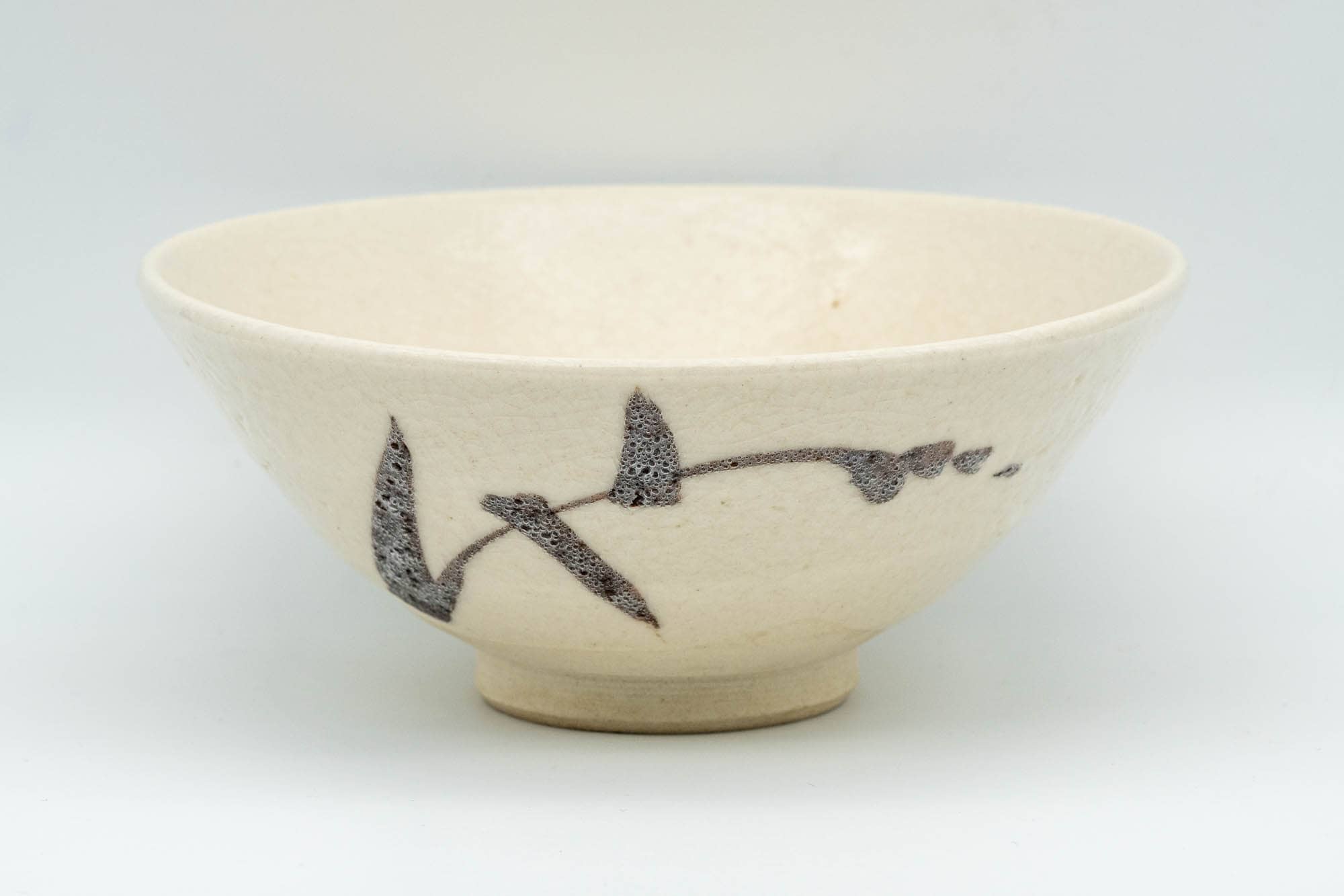 Japanese Matcha Bowl - Long Grass White Shino Glazed Hira-gata Summer Chawan - 150ml