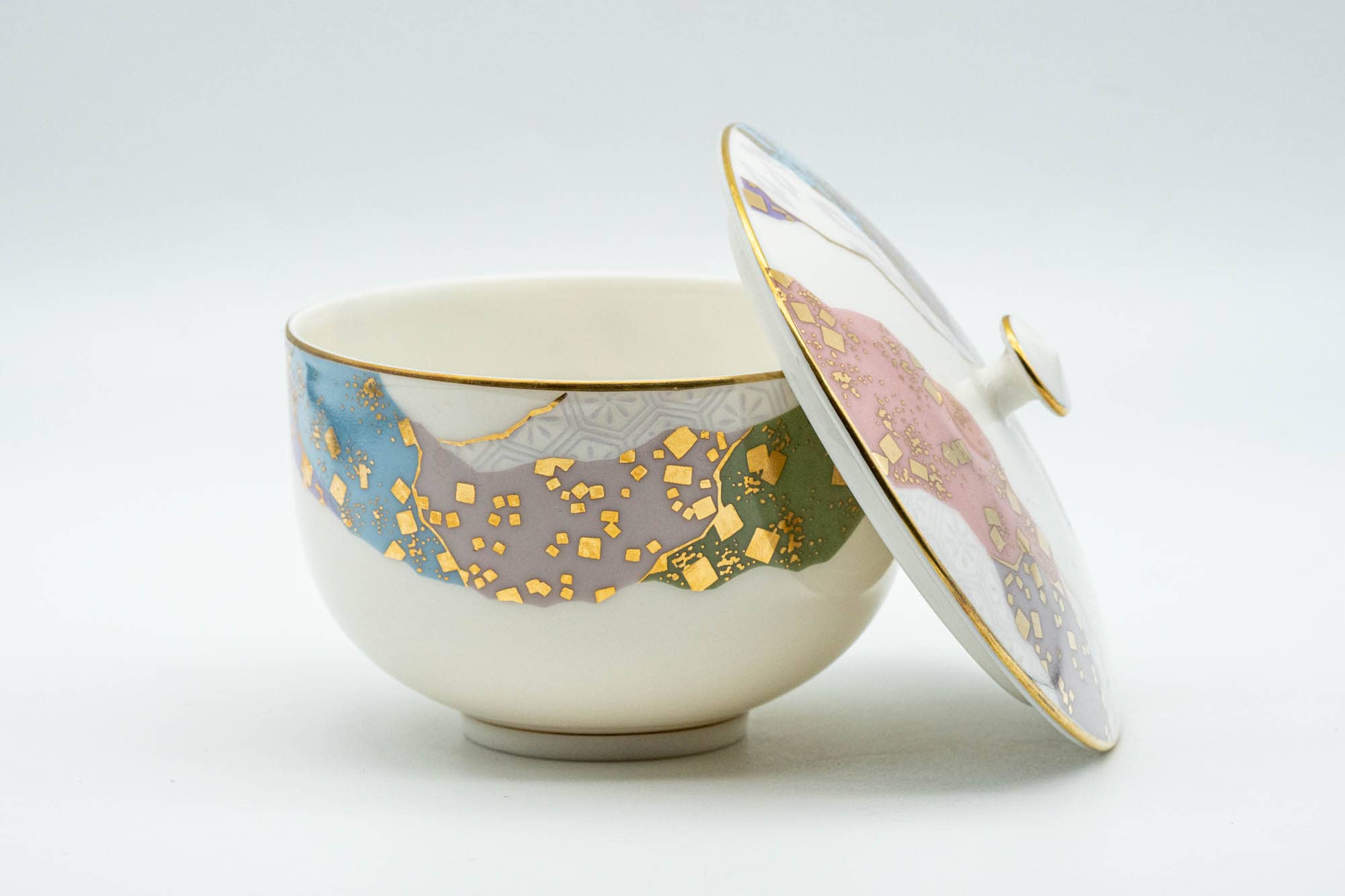 Japanese Teacup - Wavy Decorated Porcelain Arita-yaki Lidded Yunomi  - 160ml