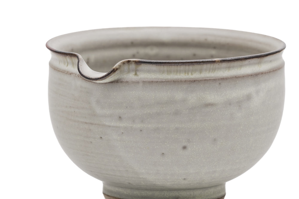 Large Kohiki Spouted Matcha Bowl