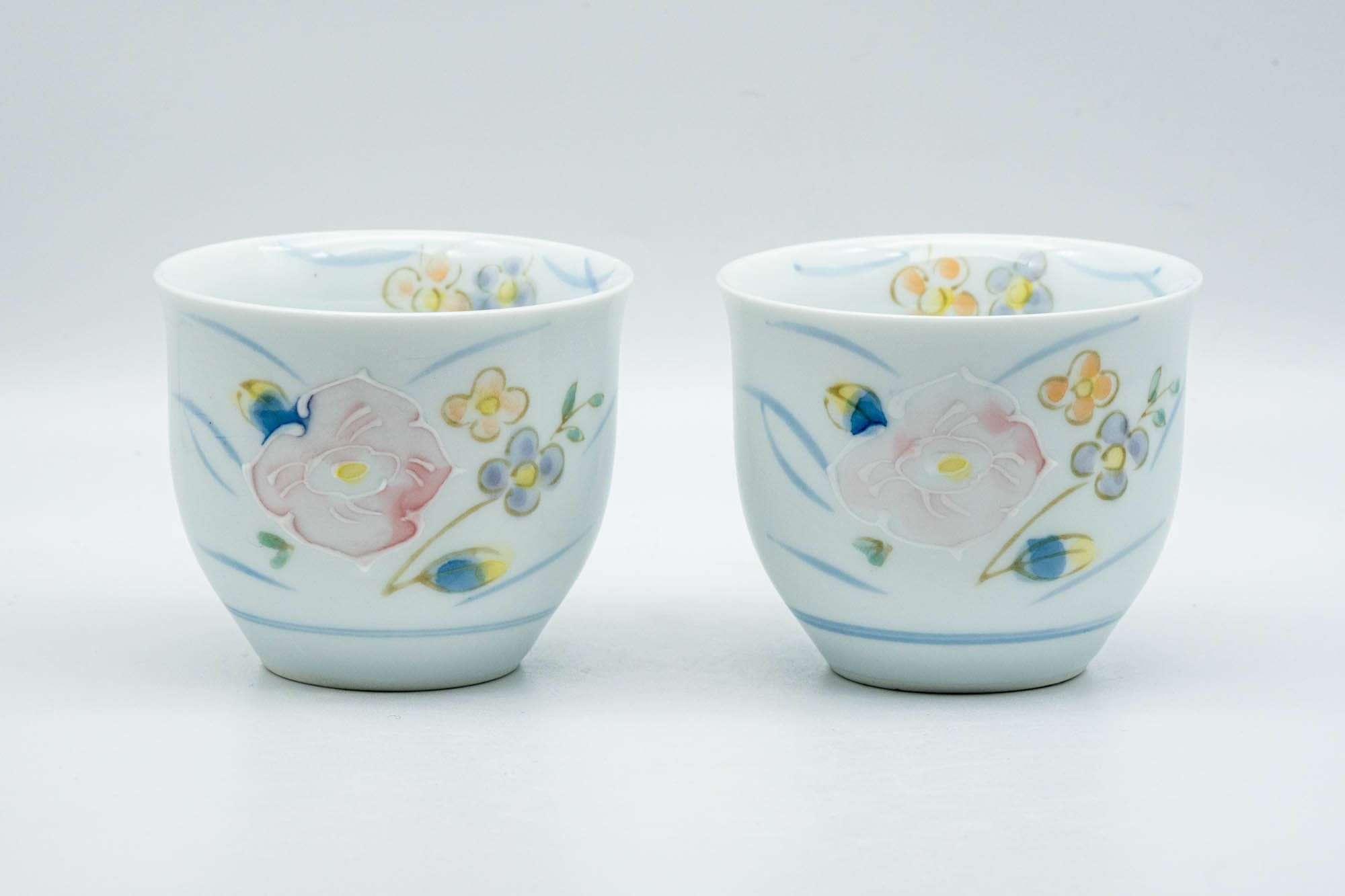 Japanese Teacups - Pair of Floral White Porcelain Arita-yaki Yunomi - 110ml