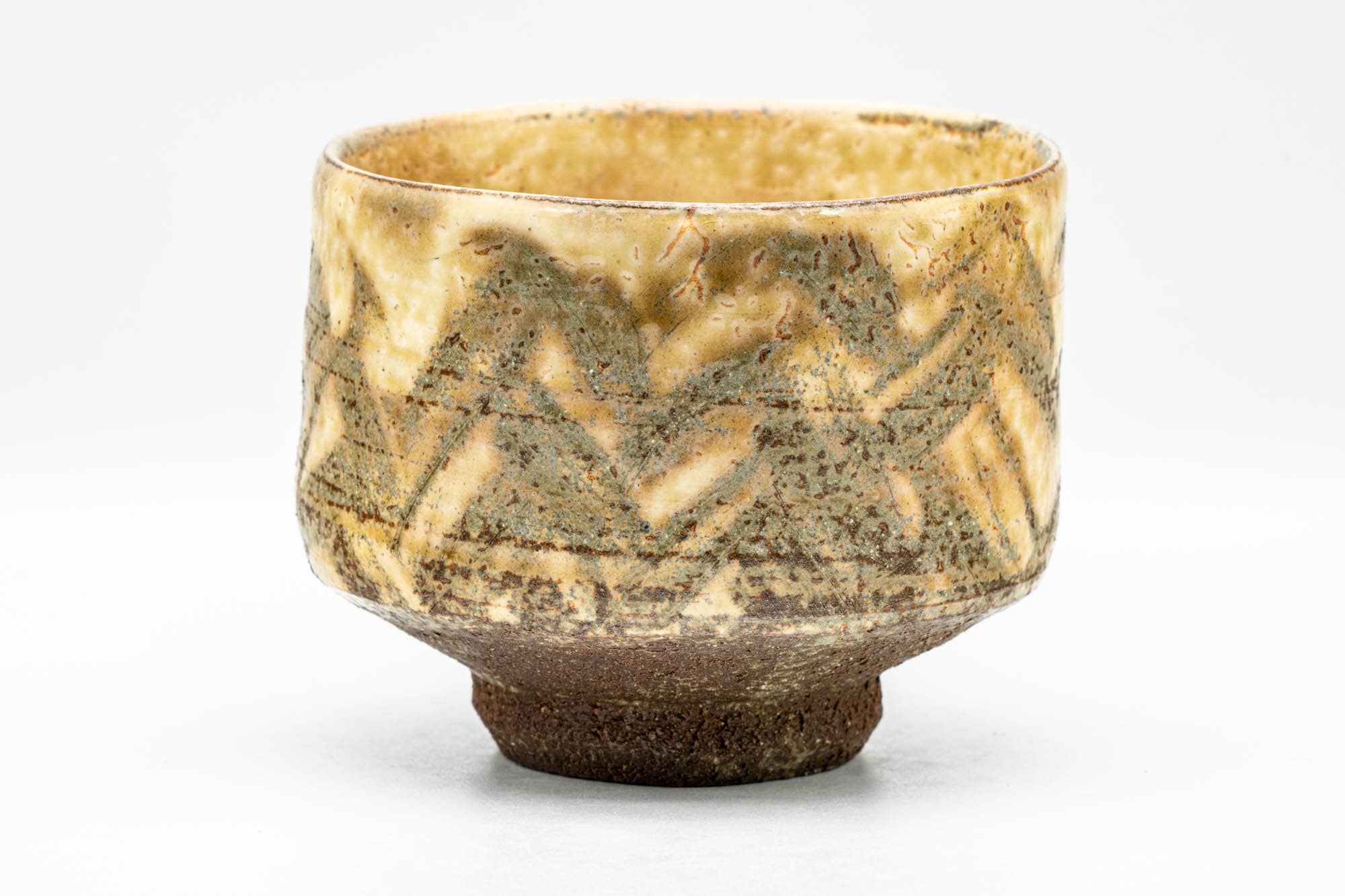 Japanese Matcha Bowl - Beige Mountainous Textured Glaze Chawan - 400ml