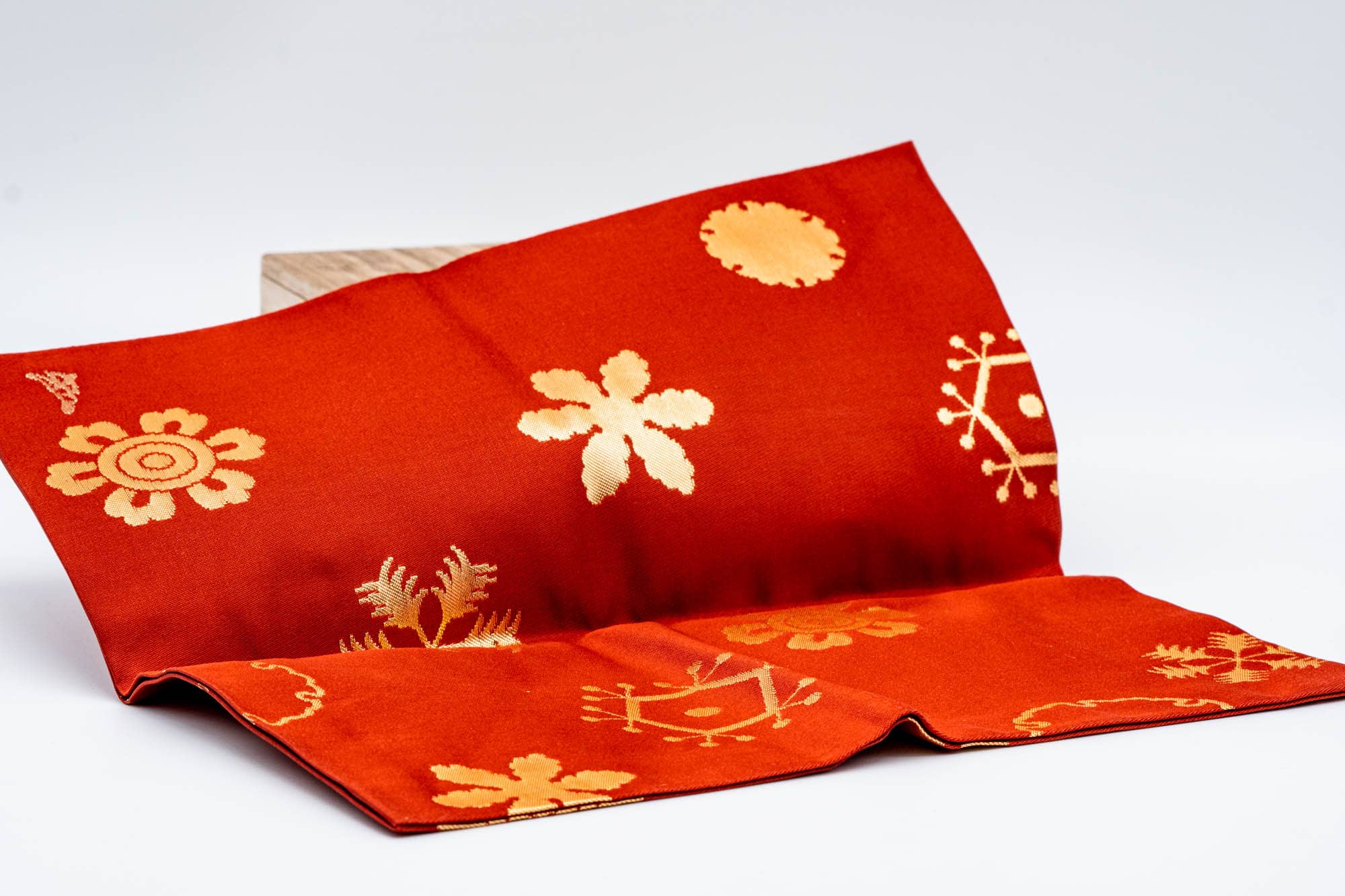 Japanese Shikibukusa - Red Silk Kinran with Yukiwa Crest