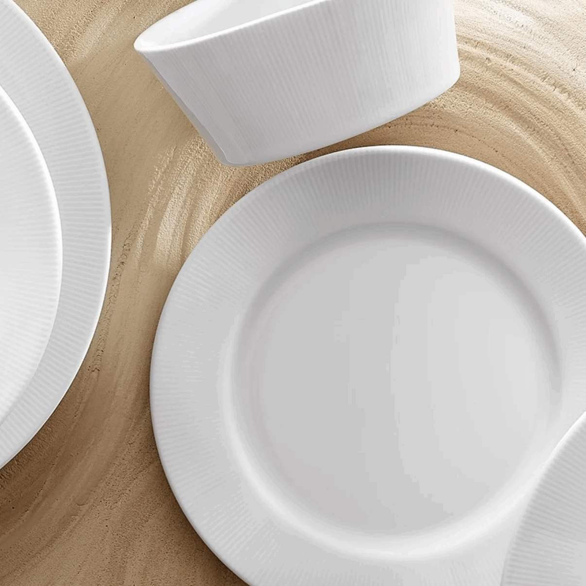 Pillivuyt Eventail Rimmed Dinnerware